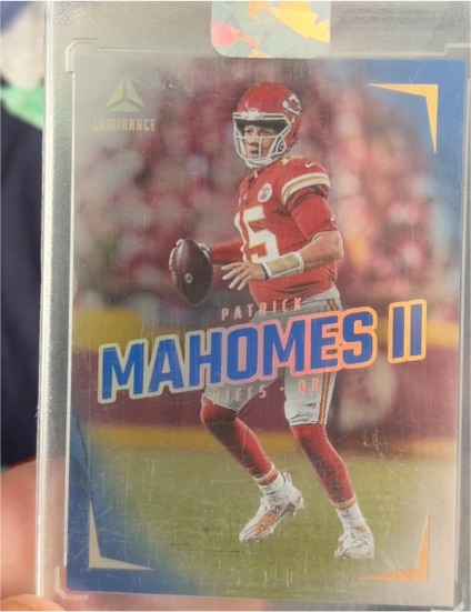 2024 Panini Luminance #32 Patrick Mahomes II — front
