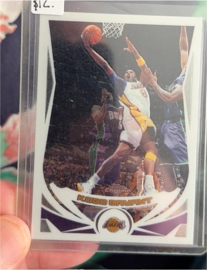 2004-05 Topps Chrome #8 Kobe Bryant — front