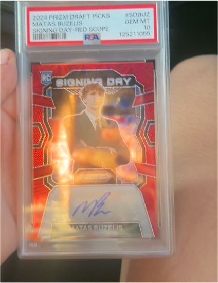 2024 Panini Prizm Draft Picks #SD-BUZ Matas Buzelis Signing Day Red Scope — front