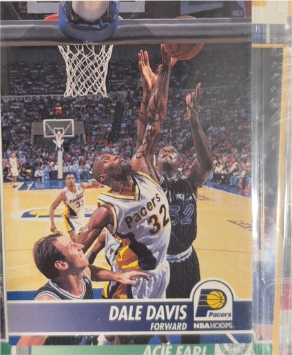 1994-95 NBA Hoops #82 Dale Davis — front