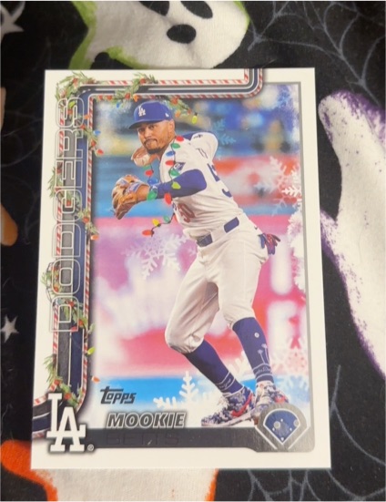 2025 Topps Holiday #H52 Mookie Betts — front