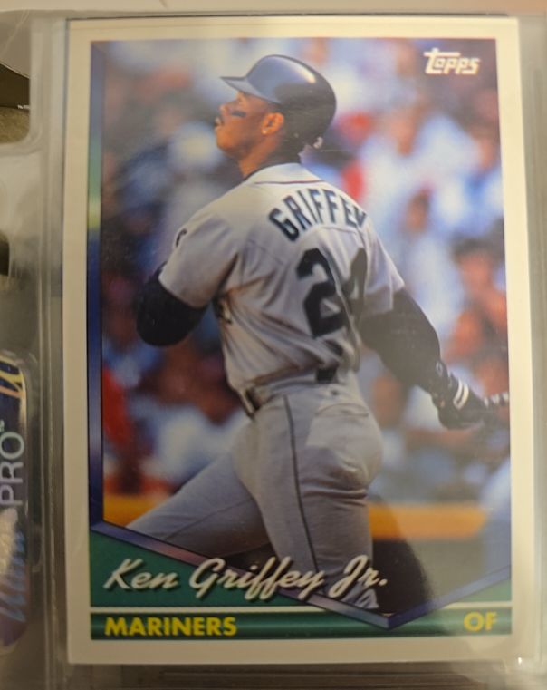 1994 Topps #400 Ken Griffey Jr. — front