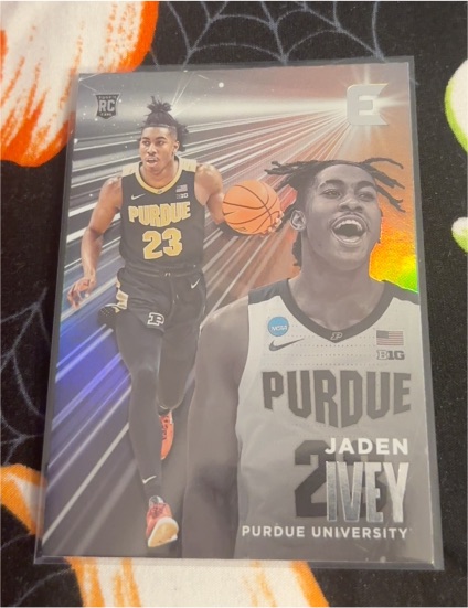 2022 Panini Chronicles Draft Picks Essentials #12 Jaden Ivey — front