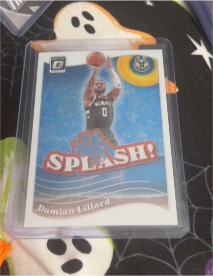 2023-24 Panini Donruss Optic #4 Damian Lillard Splash! Milwaukee Bucks — front