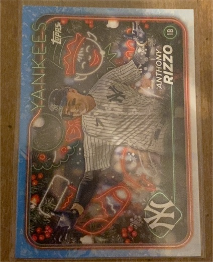 2024 Topps Holiday #H28 Anthony Rizzo — front