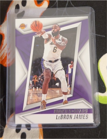 2021-22 Panini Chronicles Rookies & Stars #114 LeBron James — front