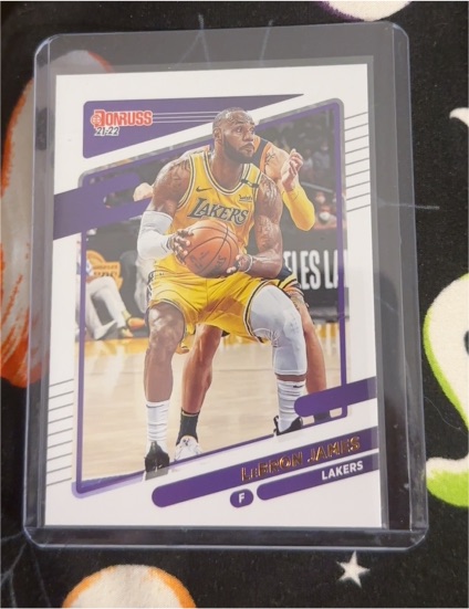 2021-22 Panini Donruss #12 LeBron James — front