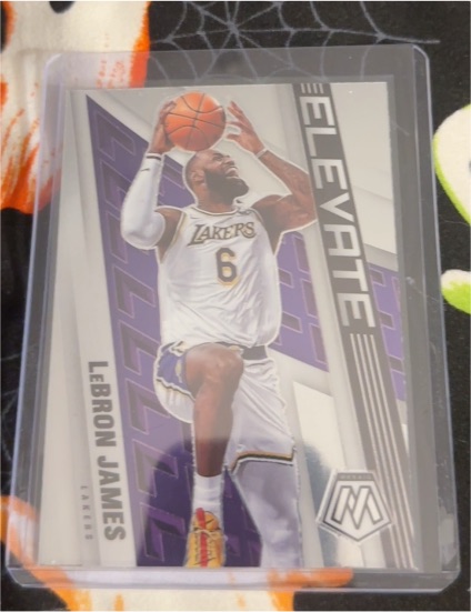 2021-22 Panini Mosaic #6 LeBron James Elevate — front
