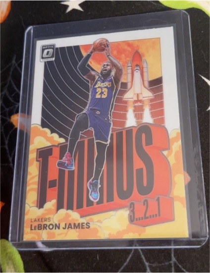 2021-22 Panini Donruss Optic #2 LeBron James T-Minus 3...2...1 — front