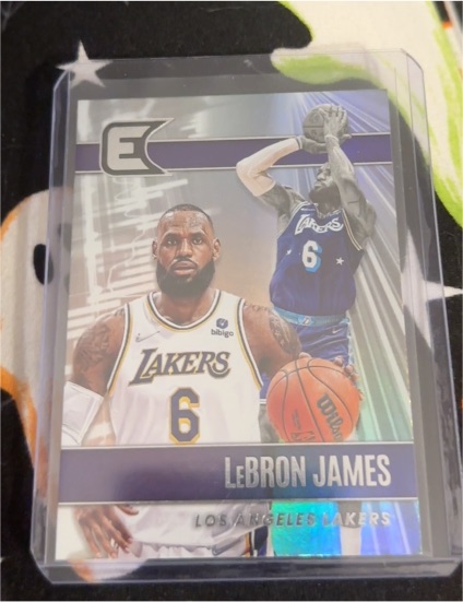 2021-22 Panini Chronicles Essentials #302 LeBron James — front