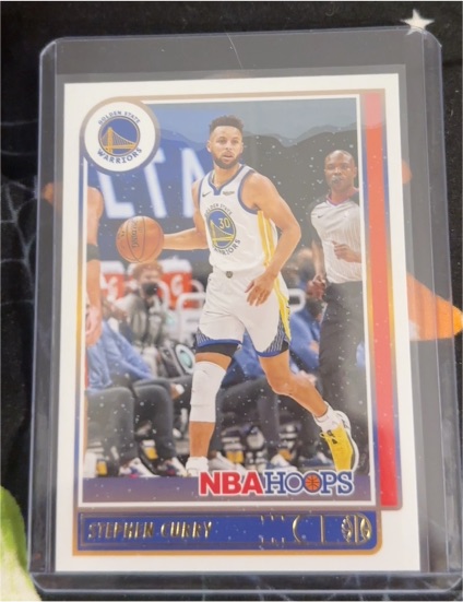 2021-22 Panini NBA Hoops #18 Stephen Curry — front