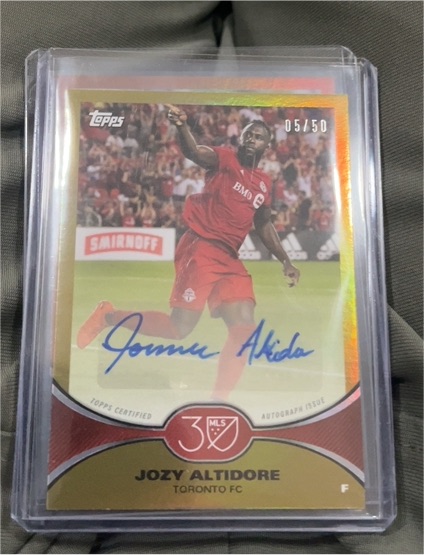 2025 Topps MLS 30th Anniversary #19 Jozy Altidore Gold Auto /50 — front