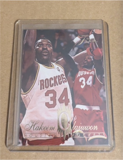 1994-95 Flair #57 Hakeem Olajuwon — front