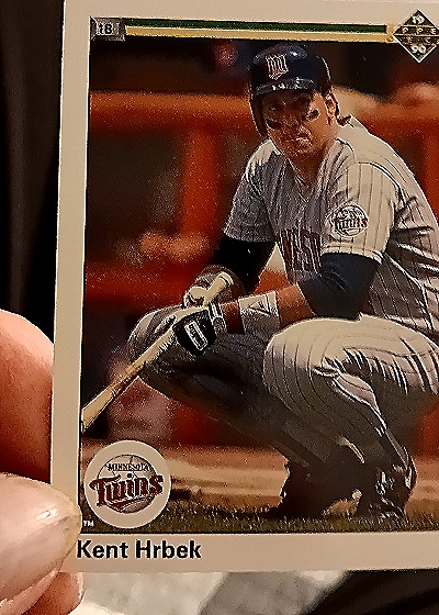 1990 Upper Deck #452 Kent Hrbek — front