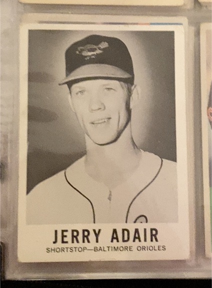 1960 Leaf #28 Jerry Adair — front