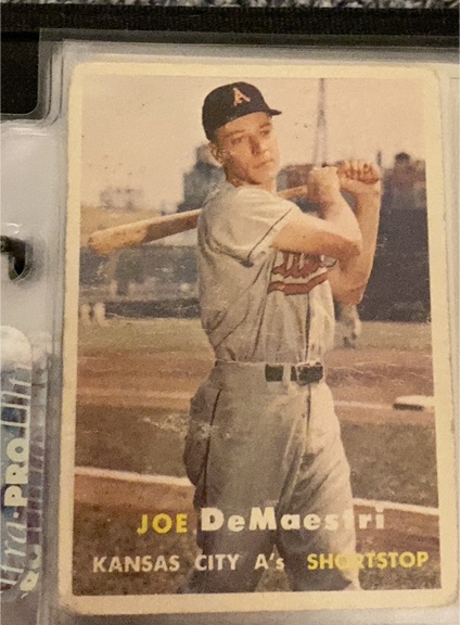 1957 Topps #44 Joe DeMaestri — front