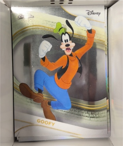 2025 Topps Chrome Disney #32 Goofy — front