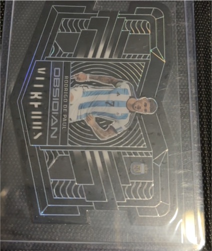 2022-23 Panini Obsidian Vitreous Die-cut Rodrigo De Paul — front