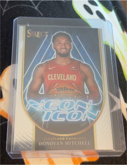2023-24 Panini Select #19 Donovan Mitchell Neon Icon — front