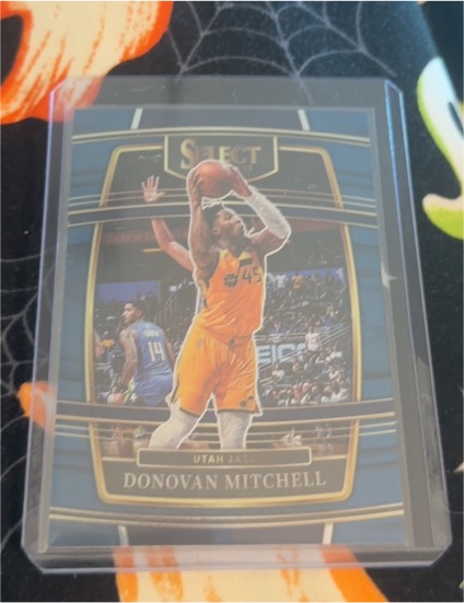 2021-22 Panini Select #83 Donovan Mitchell — front