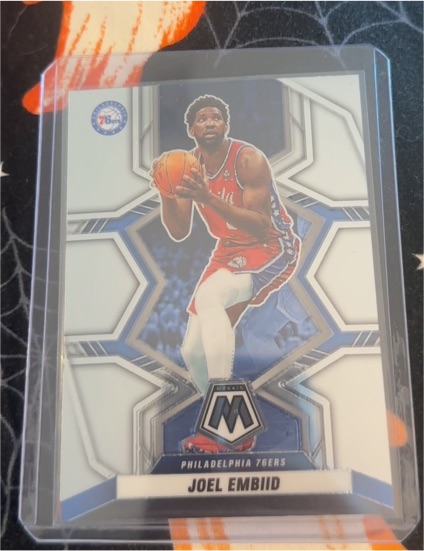 2021-22 Panini Mosaic #82 Joel Embiid — front