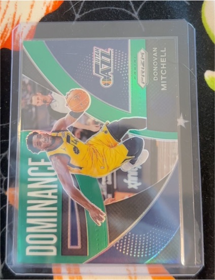 2021-22 Panini Prizm #11 Donovan Mitchell Dominance — front