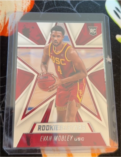 2021 Panini Chronicles Draft Picks #302 Evan Mobley — front
