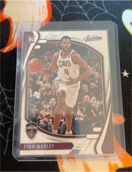 2021-22 Panini Chronicles Absolute #211 Evan Mobley — front