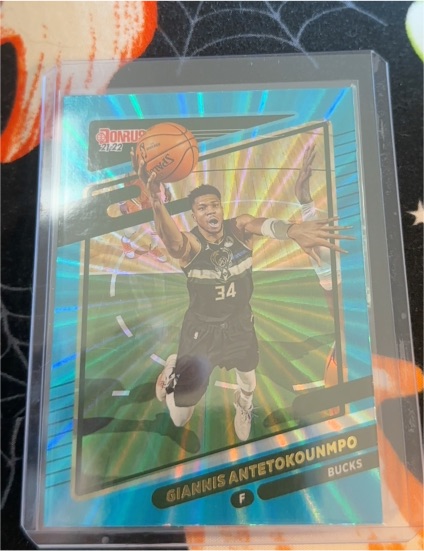 2021-22 Donruss #177 Giannis Antetokounmpo — front
