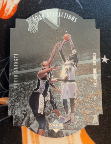 1997-98 Upper Deck Collector's Choice Star Attractions #SA12 Kevin Garnett — front