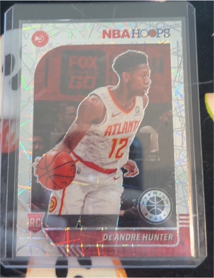 2019-20 Panini NBA Hoops Premium Stock #202 De'Andre Hunter — front