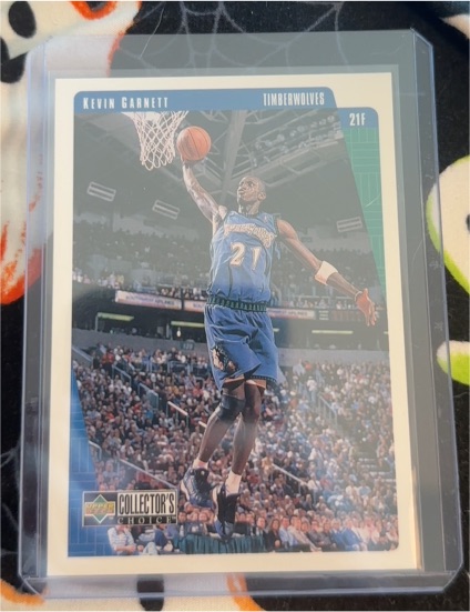 1997-98 Upper Deck Collector's Choice #80 Kevin Garnett — front