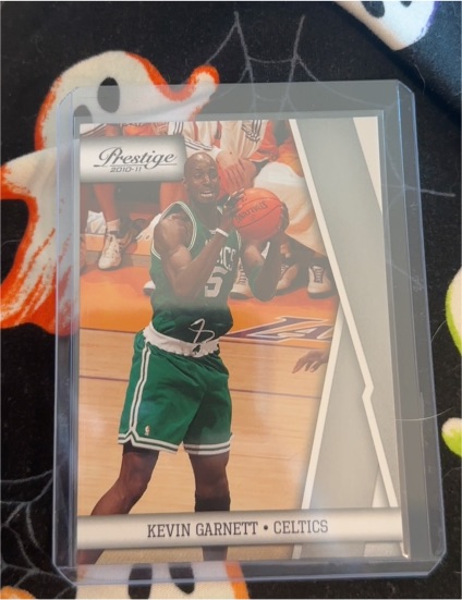 2010-11 Panini Prestige #7 Kevin Garnett — front