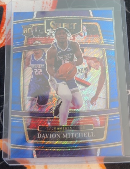 2021-22 Panini Select #23 Davion Mitchell Blue Shimmer Concourse Rookie Card — front