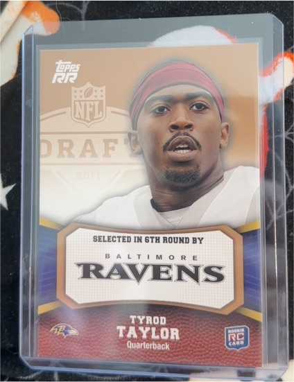 2011 Topps Rising Rookies #172 Tyrod Taylor — front