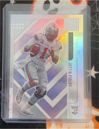2021 Panini Chronicles Draft Picks Status #159 Justin Fields — front