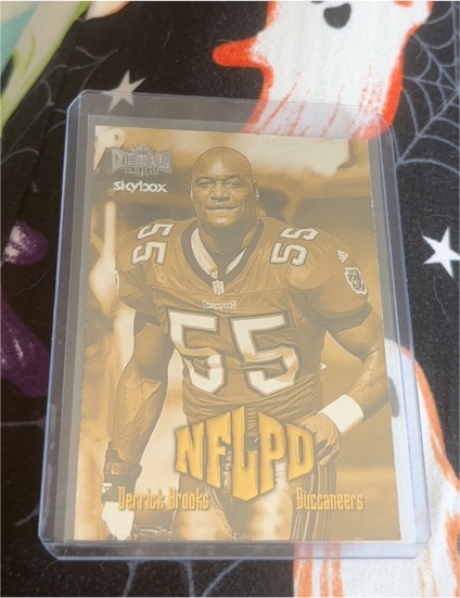 1999 Skybox Metal Universe NFLPD Derrick Brooks — front