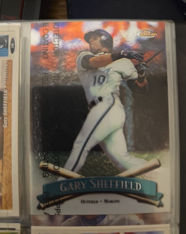 1998 Topps Finest #25 Gary Sheffield — front