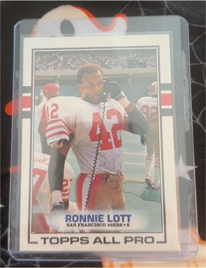1989 Topps #9 Ronnie Lott — front