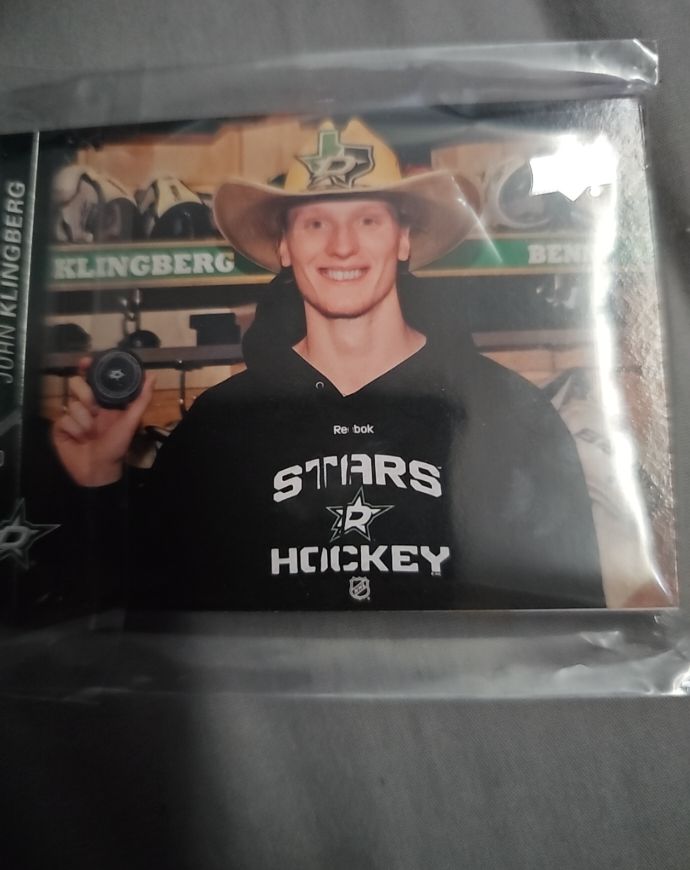 2015-16 Upper Deck #60 John Klingberg Dallas Stars — front
