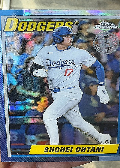 2023 Topps Chrome #5 Shohei Ohtani — front