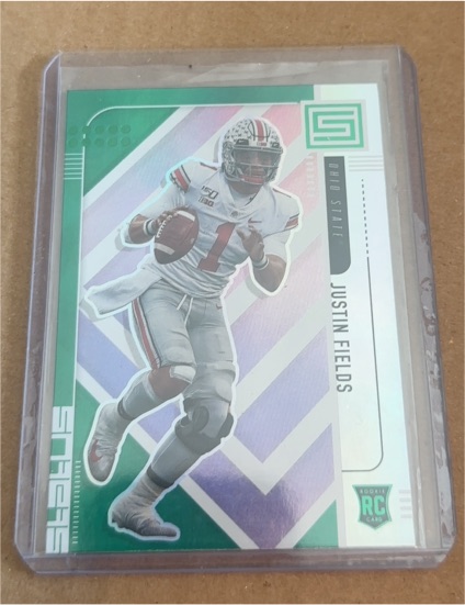 2021 Panini Chronicles Status Draft Picks #159 Justin Fields — front
