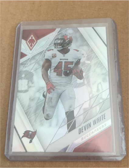 2022 Panini Phoenix #66 Devin White — front