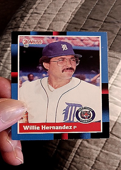 1988 Donruss #398 Willie Hernandez — front