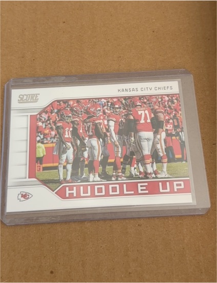 2019 Panini Score #HU-7 Huddle Up Patrick Mahomes II — front