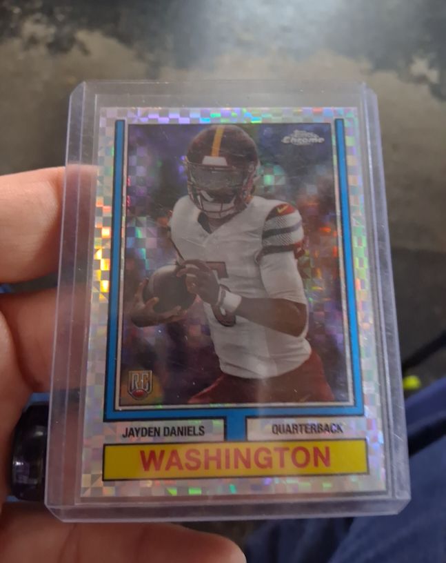 2024 Topps Chrome 1974 Topps Football #74TF-2 Jayden Daniels — front