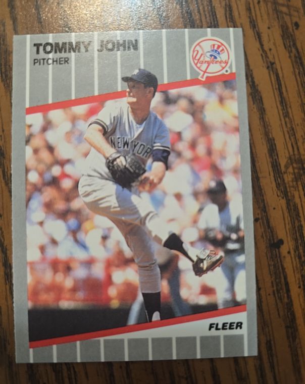 1989 Fleer #255 Tommy John — front