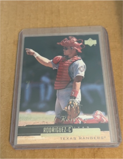2000 Upper Deck #247 Ivan Rodriguez — front
