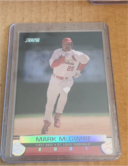 2001 Stadium Club #100 Mark McGwire — front
