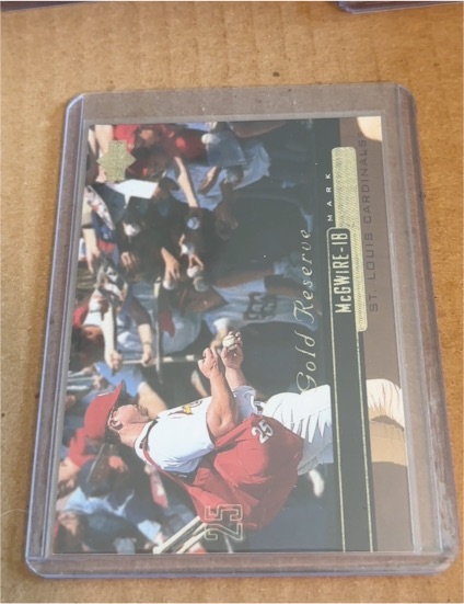 2000 Upper Deck Gold Reserve #150 Mark McGwire — front